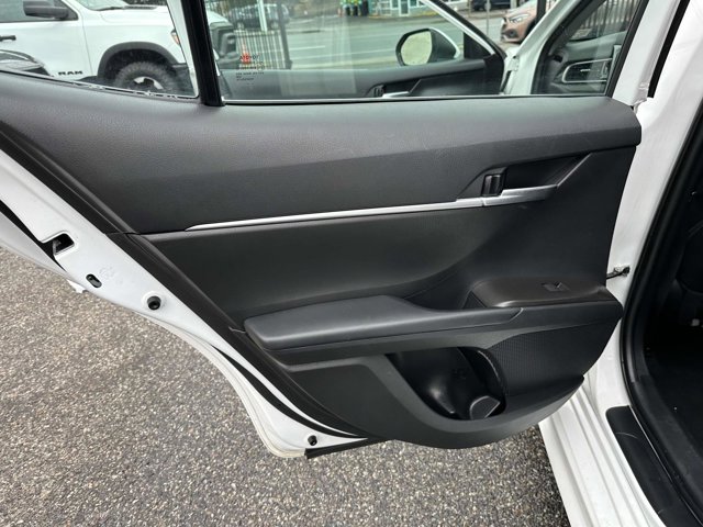 Vehicle image 18 of 37
