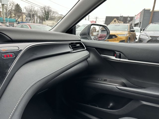 Vehicle image 29 of 37