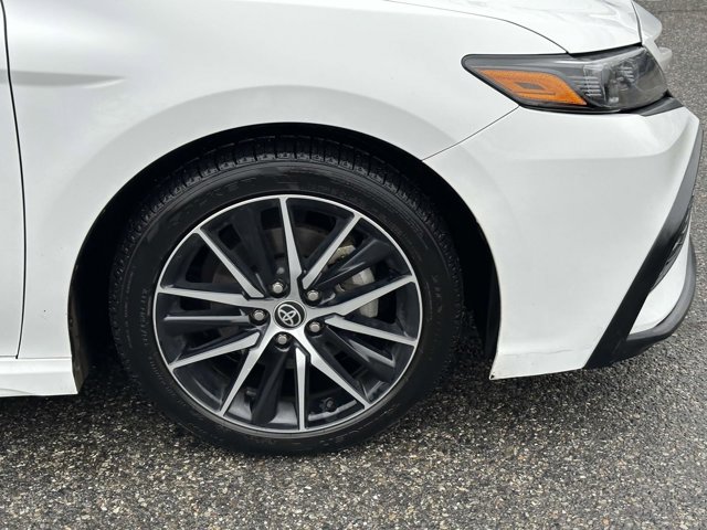 Vehicle image 10 of 37