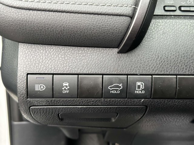 Vehicle image 22 of 37