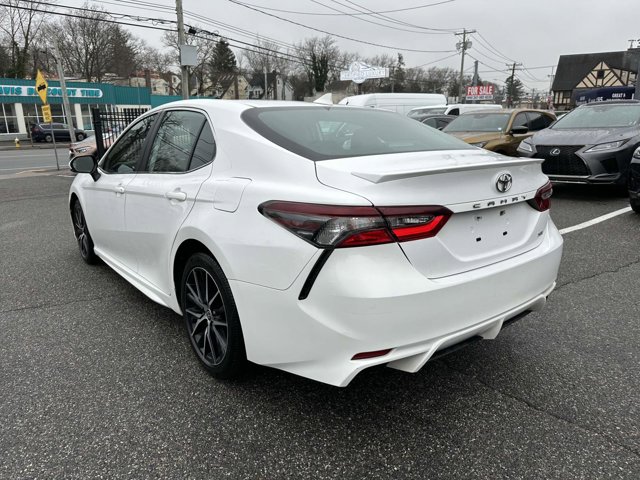 Vehicle image 8 of 37