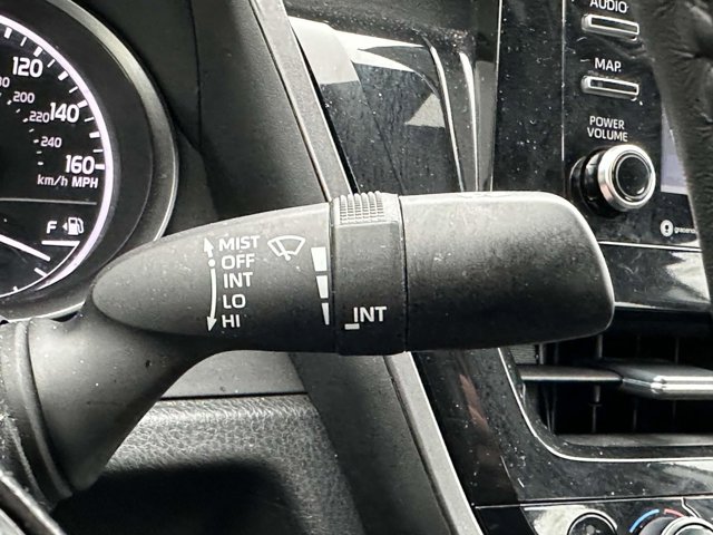 Vehicle image 33 of 37