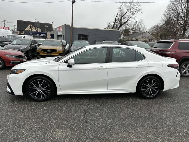 Vehicle image 2 of 37