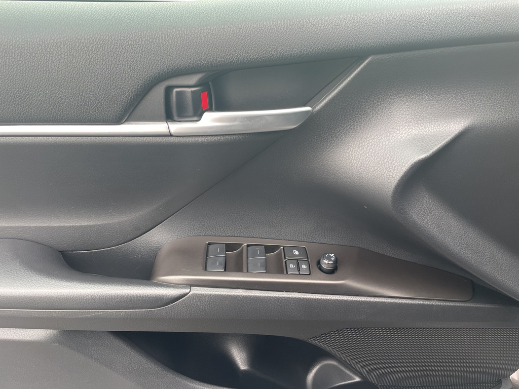 2023 Toyota Camry SE Image 16 of 25