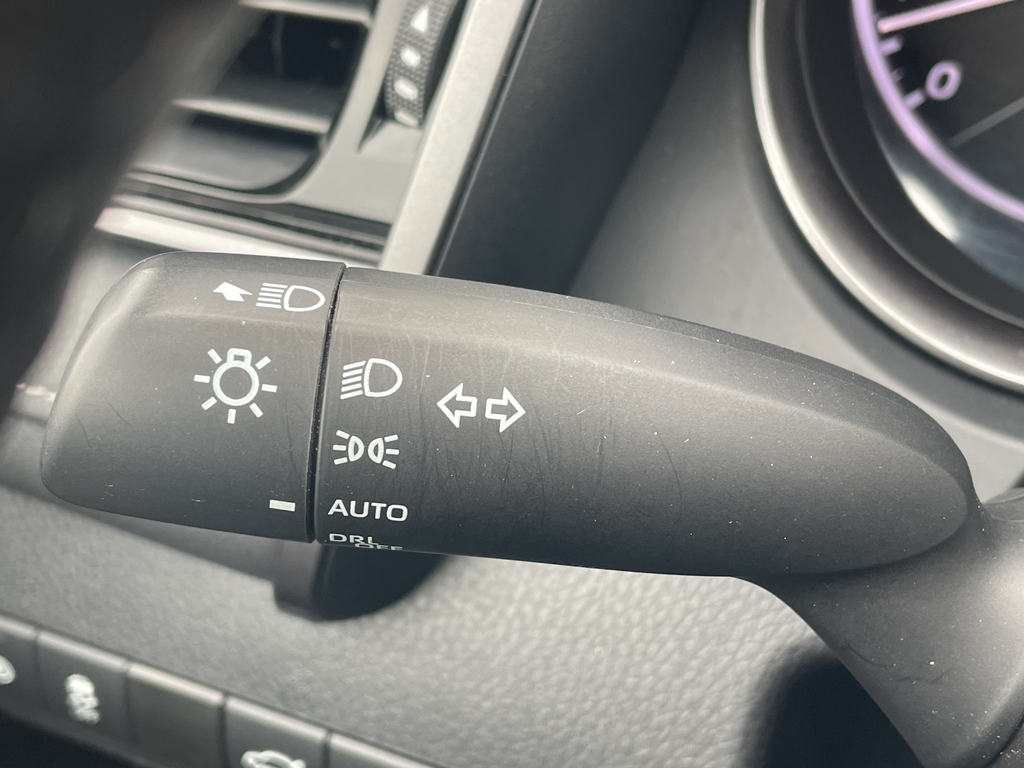 2023 Toyota Camry SE Image 18 of 25