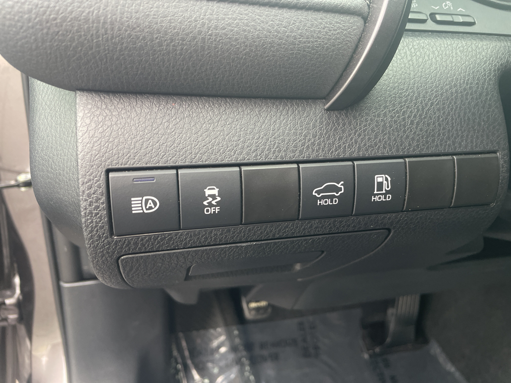 2023 Toyota Camry SE Image 17 of 25