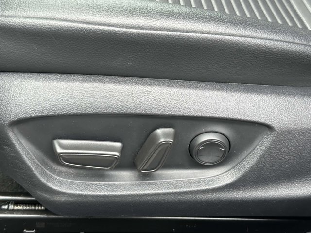 Vehicle image 15 of 37