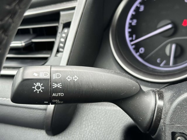 Vehicle image 28 of 37