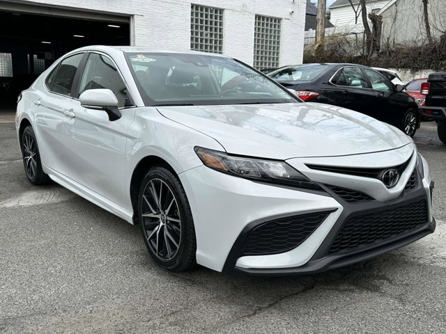 Vehicle image 6 of 37