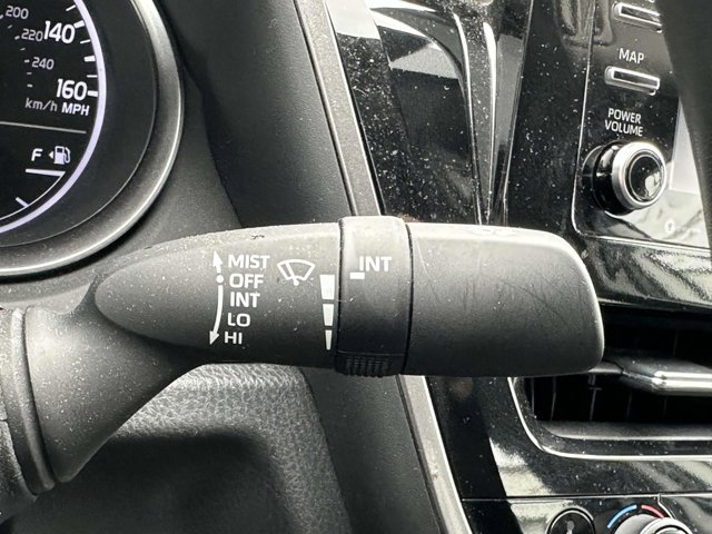 Vehicle image 33 of 37