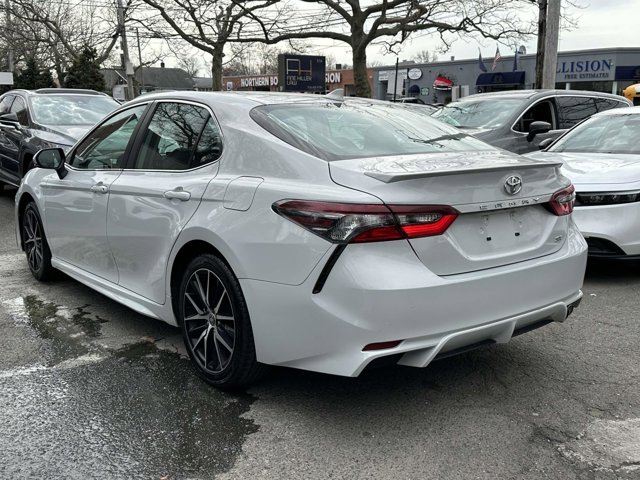 Vehicle image 8 of 37