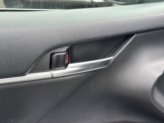 Vehicle image 13 of 37