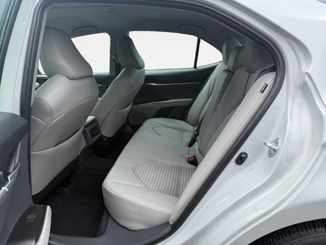 Vehicle image 19 of 42