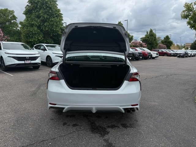 Vehicle image 25 of 42