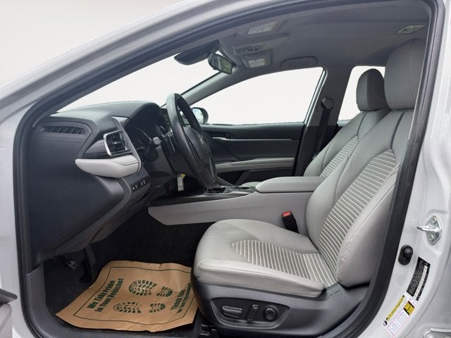 Vehicle image 15 of 42