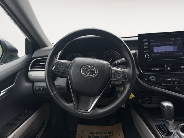 Vehicle image 18 of 42