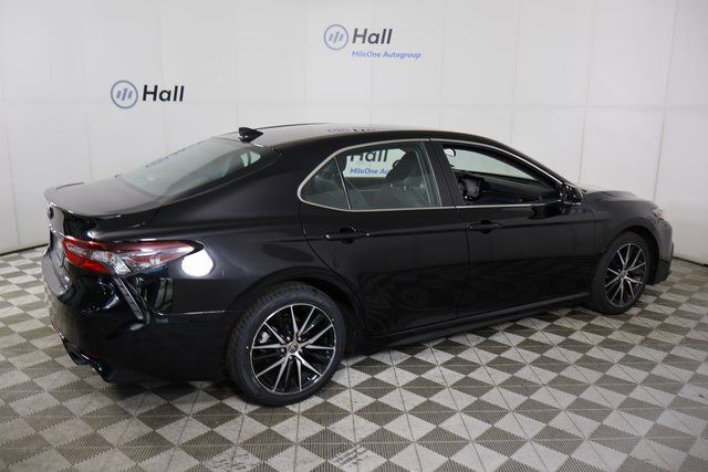 Vehicle image 2 of 29