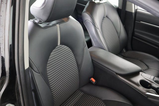 Vehicle image 8 of 29