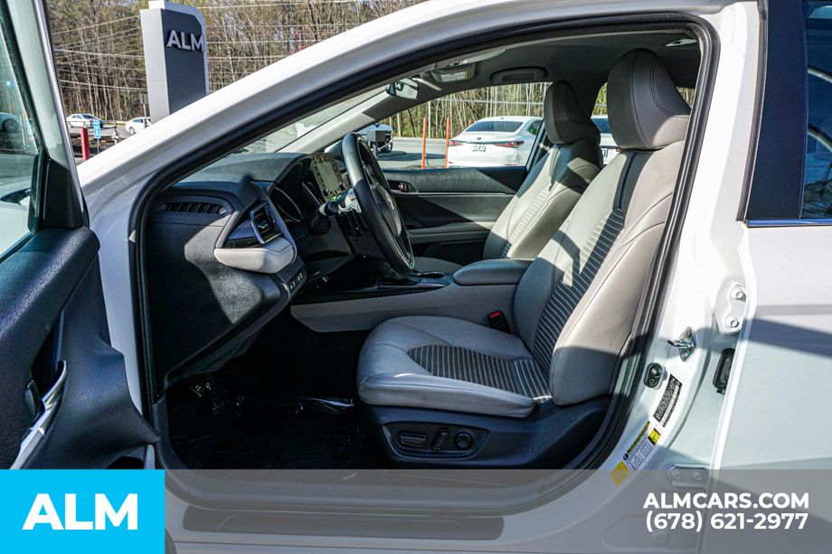 Vehicle image 19 of 73