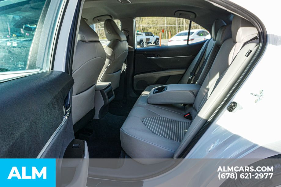 Vehicle image 21 of 73