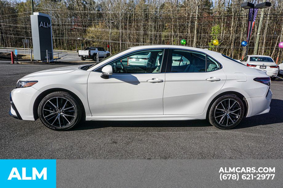 Vehicle image 11 of 73