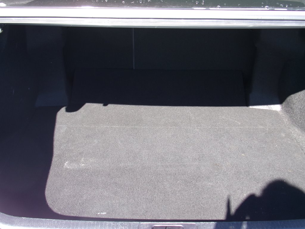 Vehicle image 32 of 40