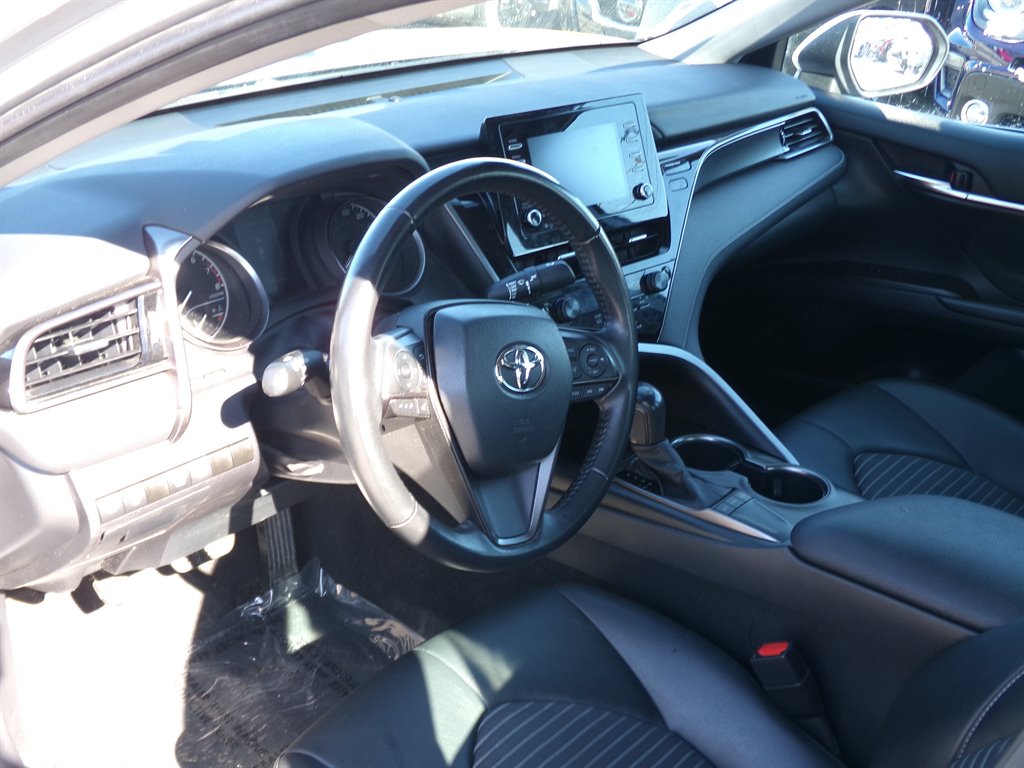 Vehicle image 15 of 40