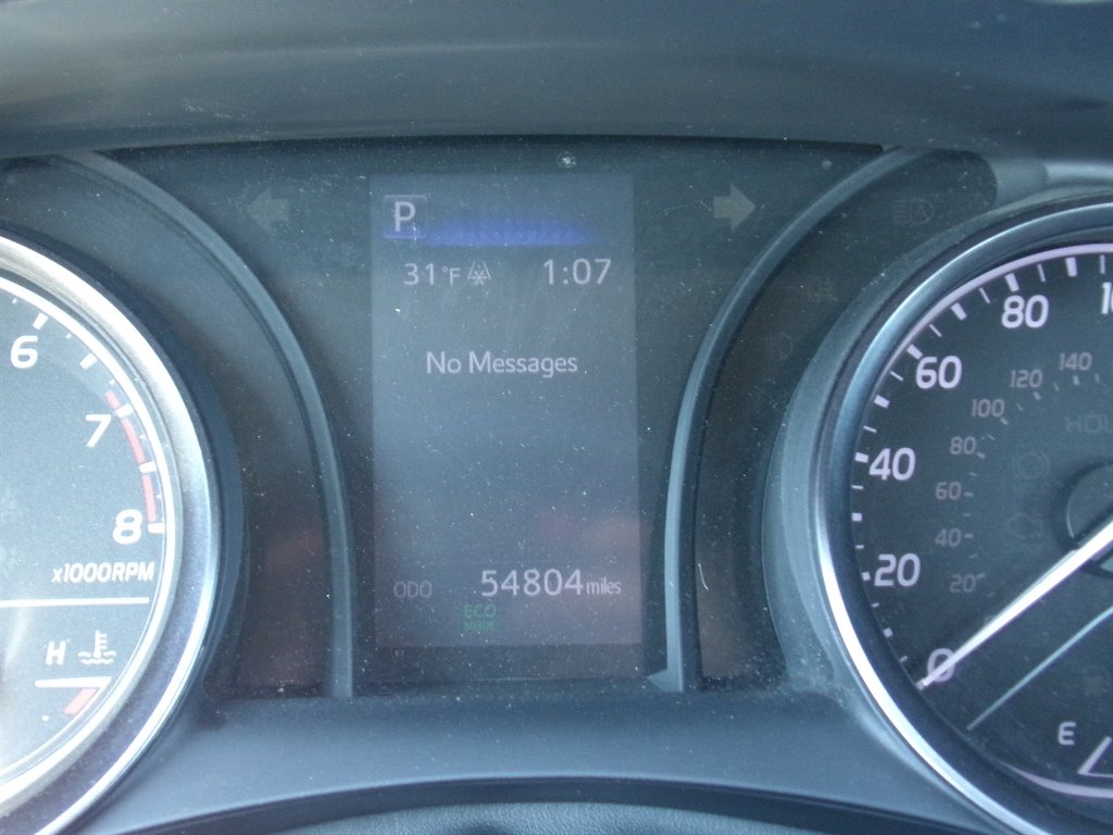 Vehicle image 25 of 40