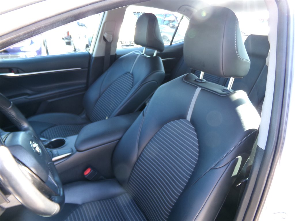Vehicle image 14 of 40