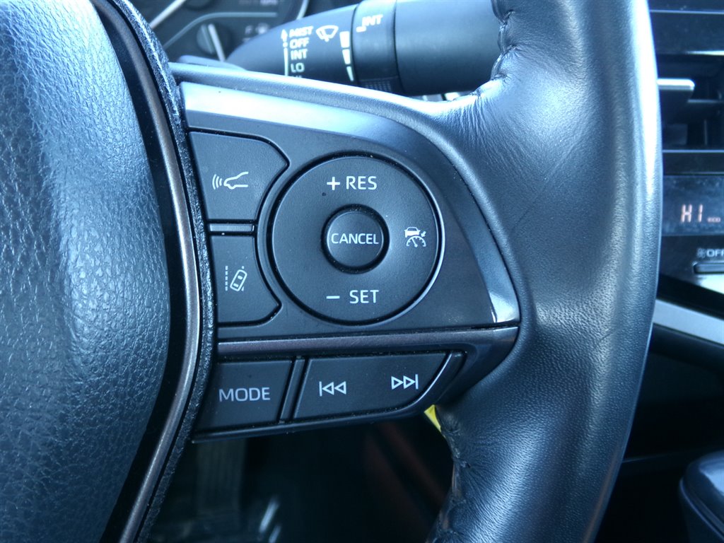 Vehicle image 23 of 40