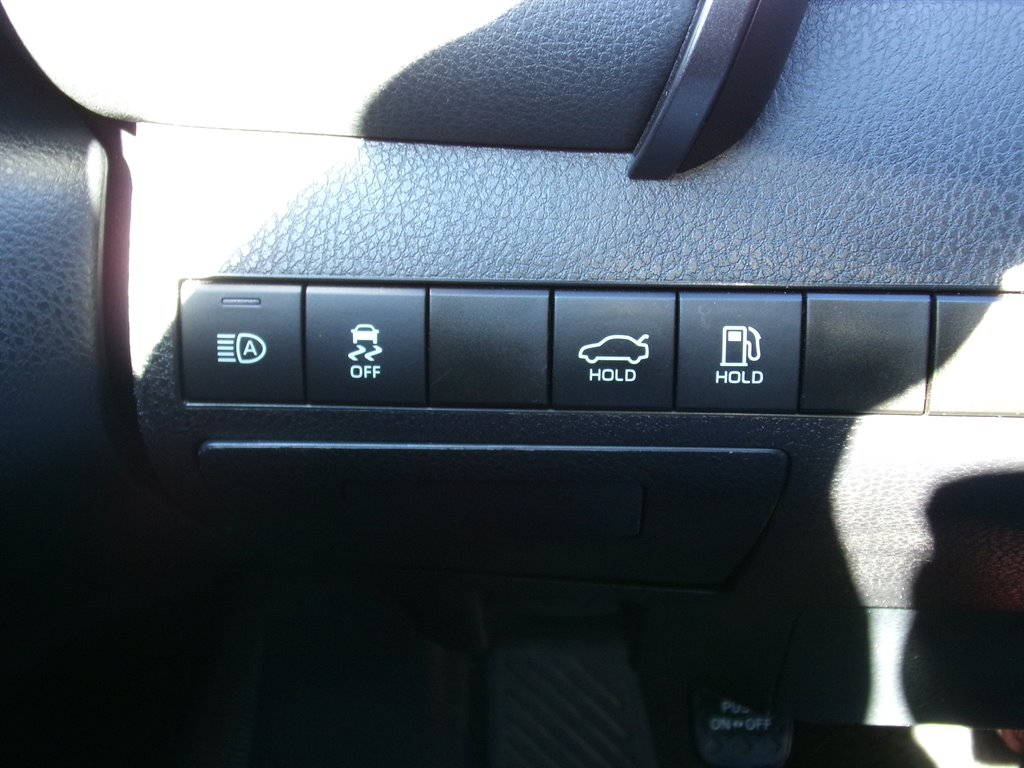 Vehicle image 20 of 40