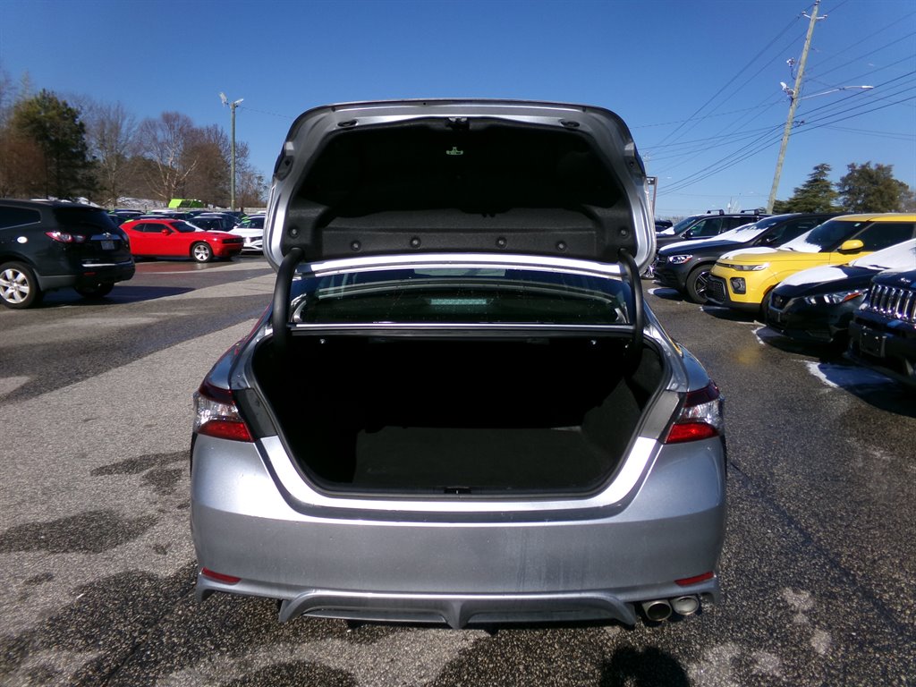 Vehicle image 31 of 40