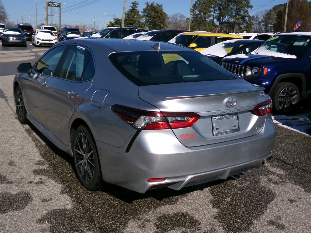 Vehicle image 7 of 40