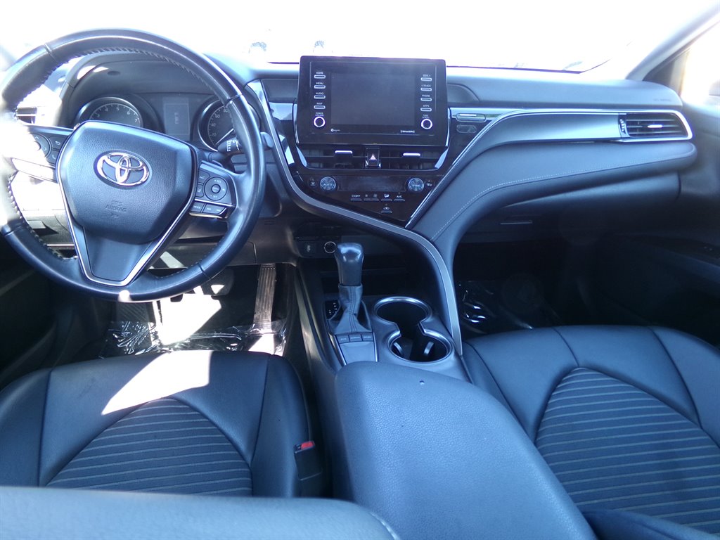 Vehicle image 19 of 40