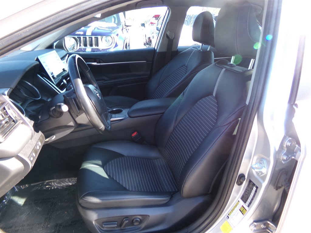 Vehicle image 13 of 40