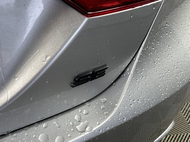 Vehicle image 16 of 30