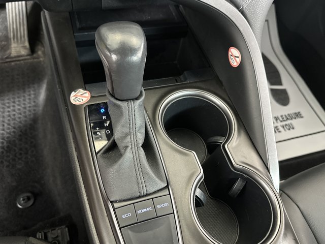Vehicle image 22 of 30