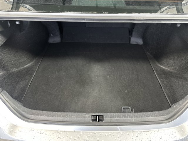 Vehicle image 14 of 30