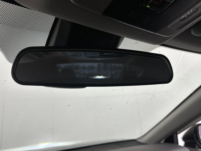 Vehicle image 28 of 30