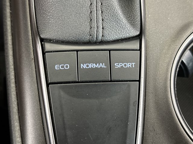 Vehicle image 23 of 30