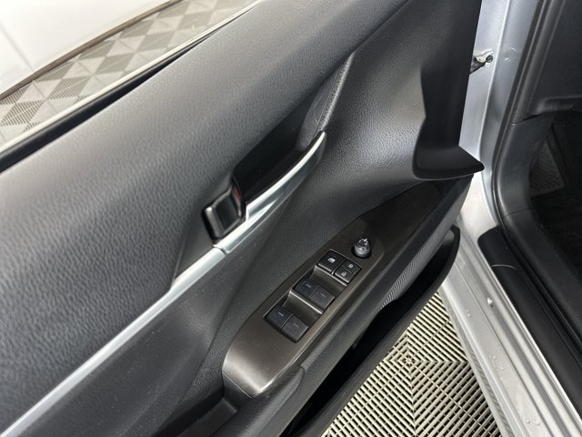 Vehicle image 24 of 30