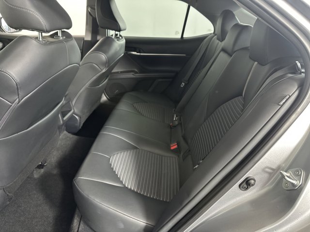 Vehicle image 10 of 30
