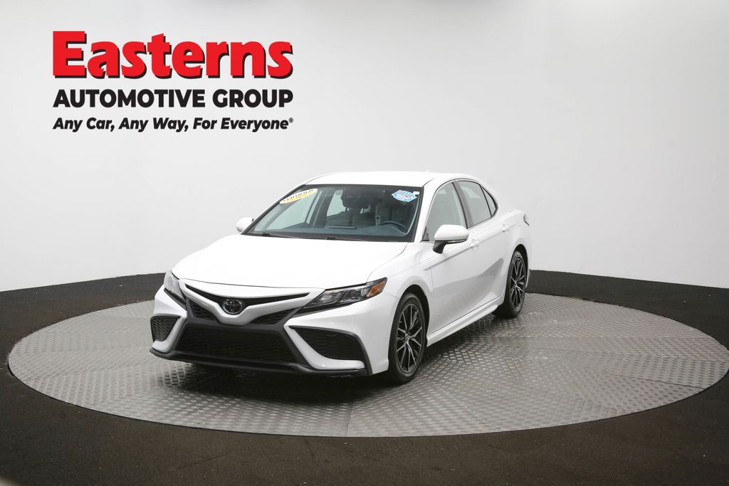 2023 Toyota Camry SE Image 3 of 65