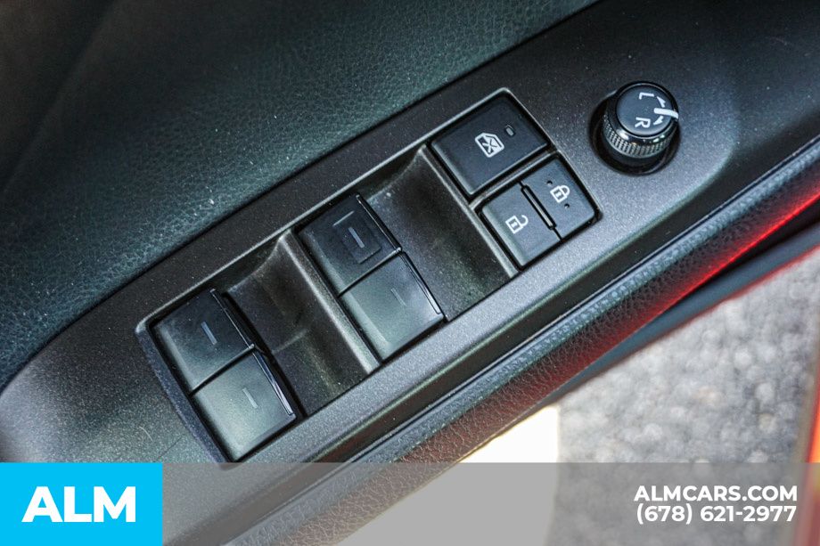 Vehicle image 47 of 74