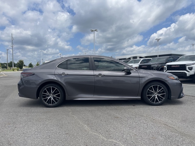Vehicle image 4 of 27