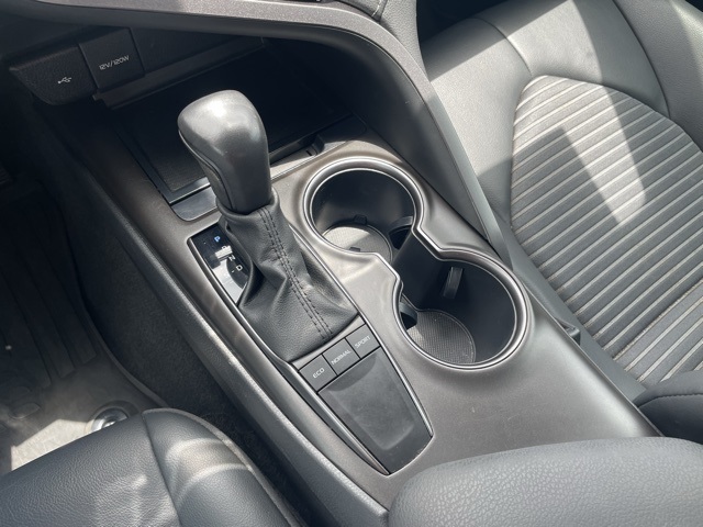Vehicle image 22 of 27