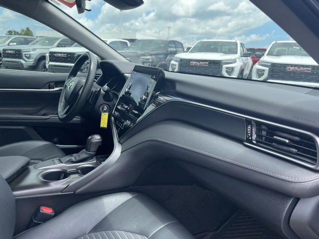 Vehicle image 17 of 27