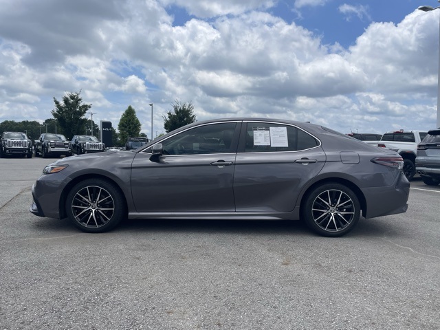 Vehicle image 8 of 27