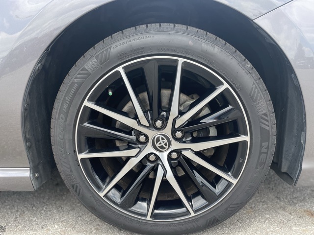 Vehicle image 9 of 27