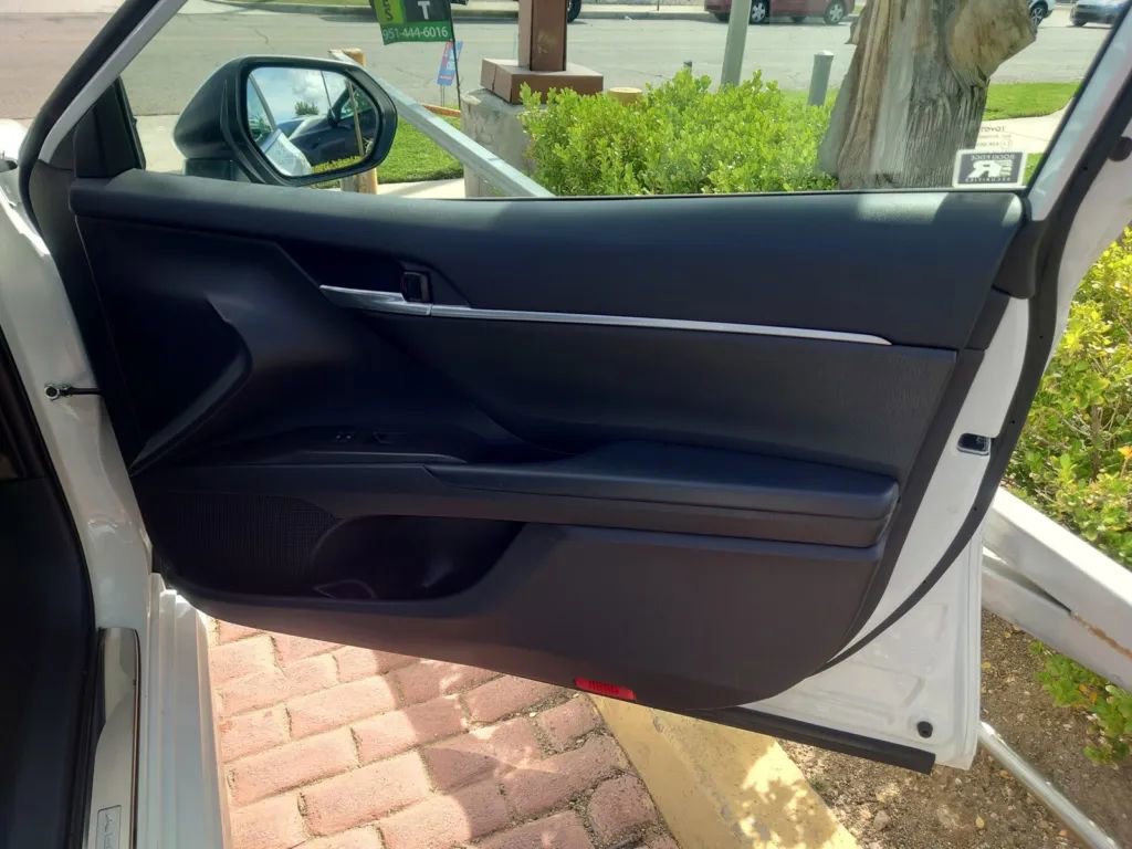 Vehicle image 11 of 30